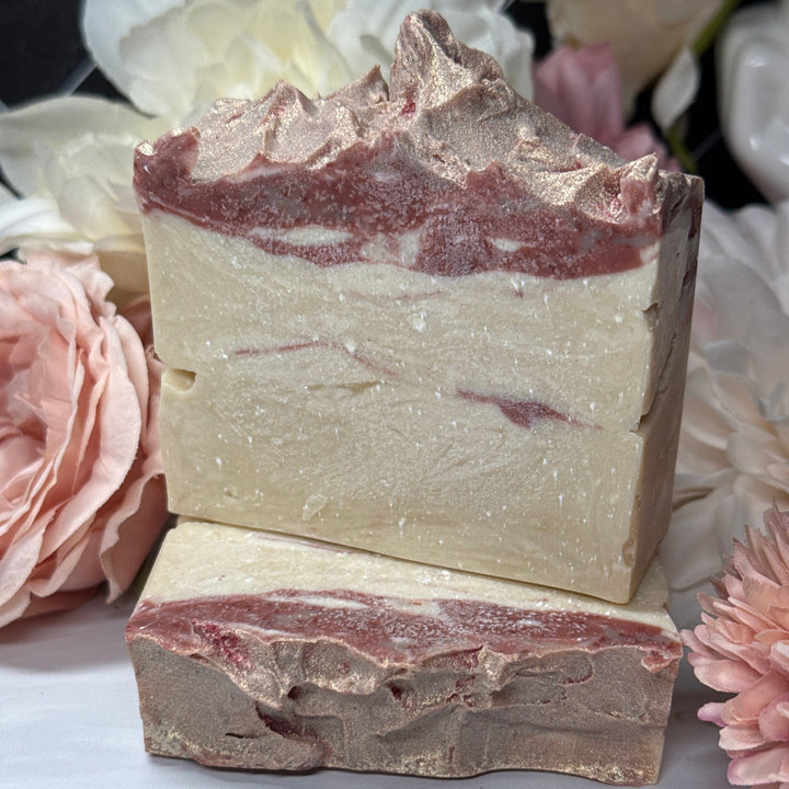 Neroli & Sandalwood, SENSITIVE. Kaolin & Rose Clay. Sandalwood & Neroli. Shea Butter. Artisan Soap